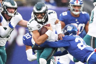 Jalen Hurts rushing